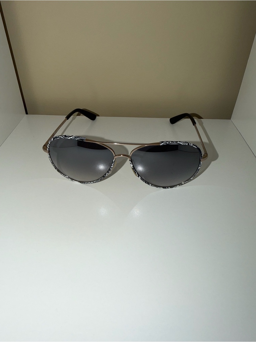 Etro ET100S-006 Black & White Paisley Aviator Sunglasses with Original Case